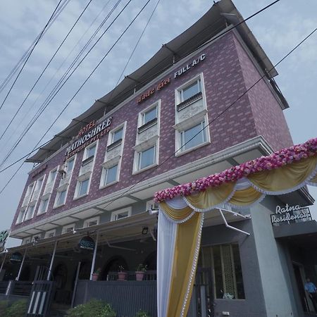 Hotel Mathoshree Thane Buitenkant foto