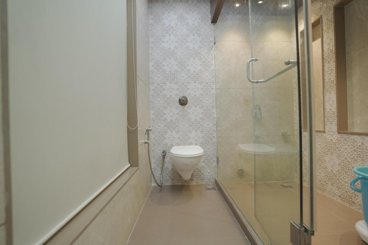 Hotel Mathoshree Thane Buitenkant foto