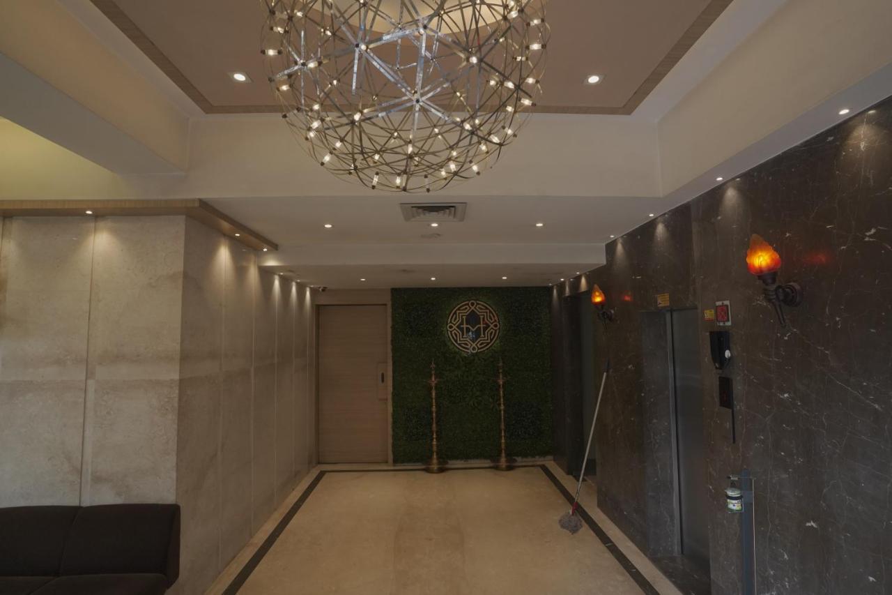 Hotel Mathoshree Thane Buitenkant foto