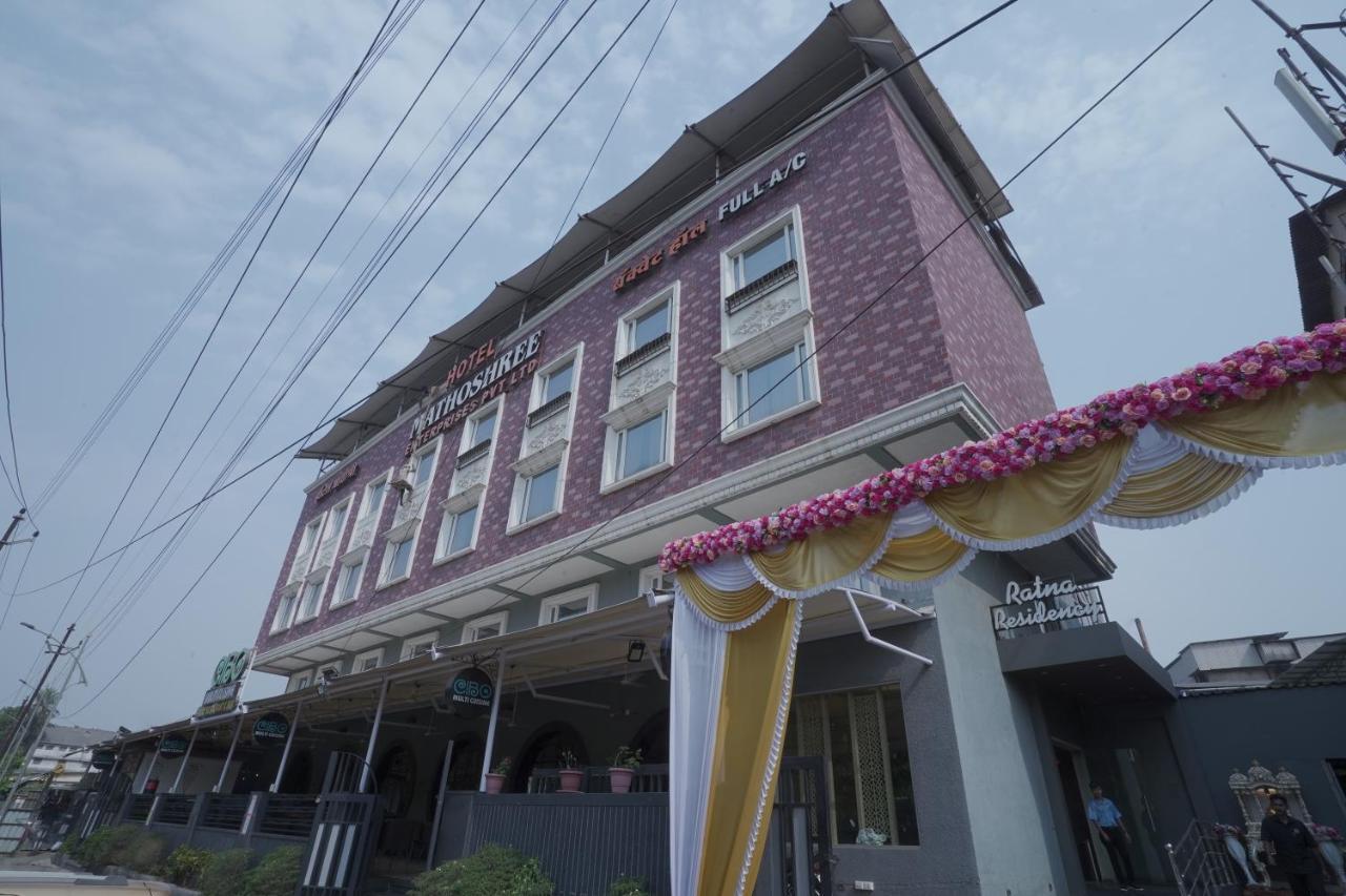 Hotel Mathoshree Thane Buitenkant foto